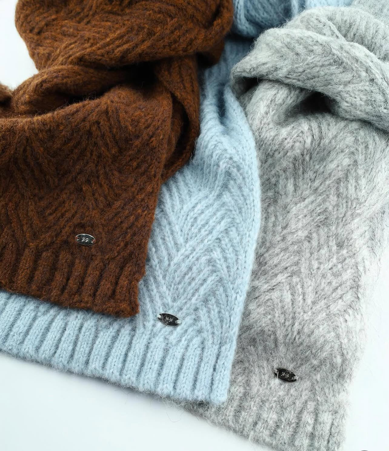 HERRINGBONE KNIT SCARF - Image 2