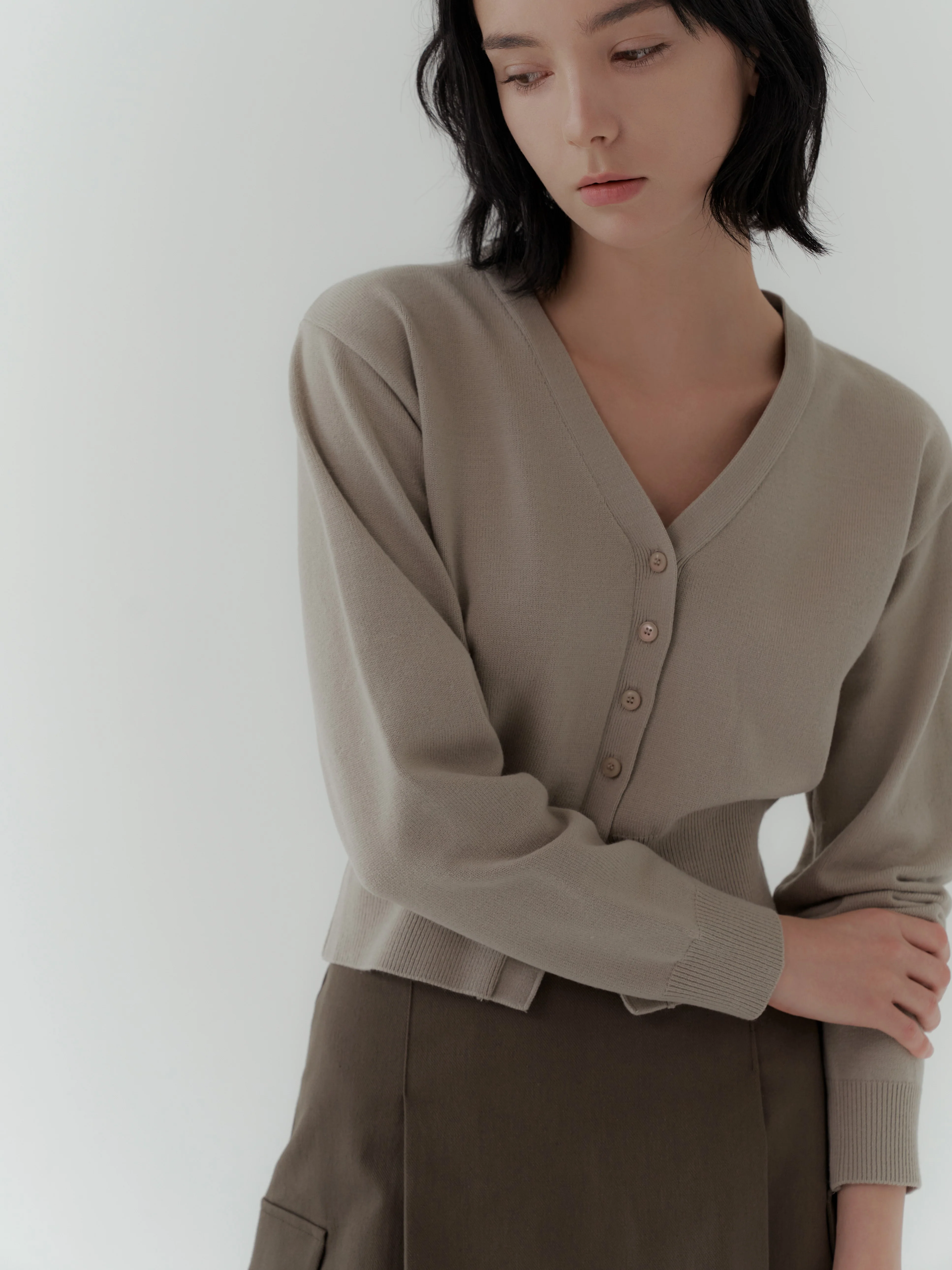 BALLOON SLEEVE SLIT KNIT CARDIGAN