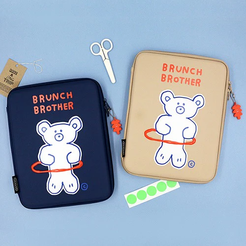 BRUNCH BROTHER_HOLA BEAR_IPAD 11INCH EVA POUCH_NAVY - Image 4