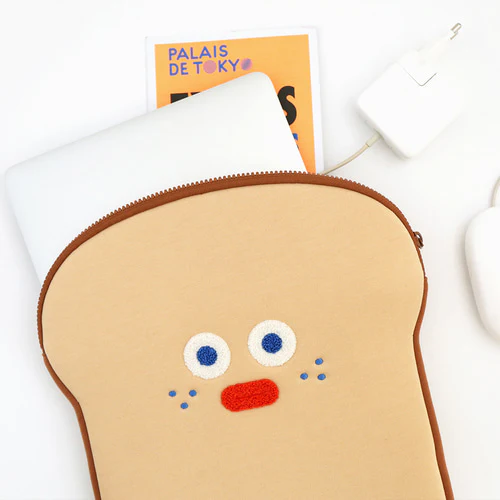 BRUNCH BROTHER SHAPE LAPTOP POUCH _13INCH_STRAWBERRY TOAST - Image 2