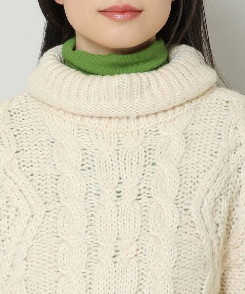 CABLE CROP TURTLENECK KNIT VEST - Image 8
