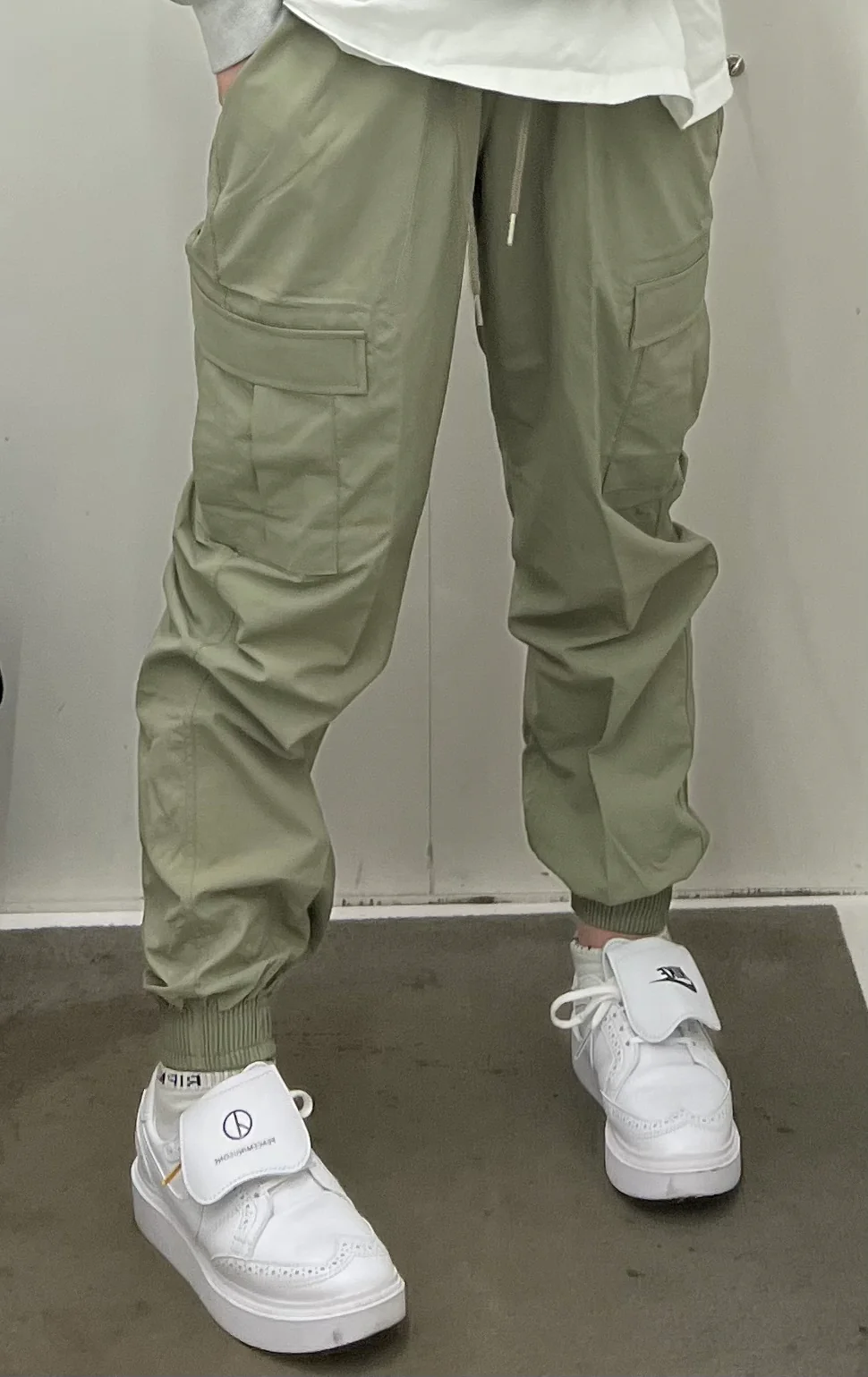 ELASTIC CREPE NYLON CARGO PANTS - Image 8