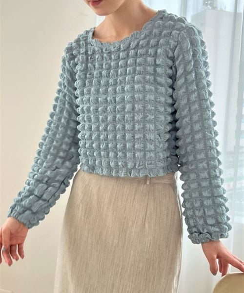 EMBOSSING LONG SLEEVE CROP TEE - Image 3