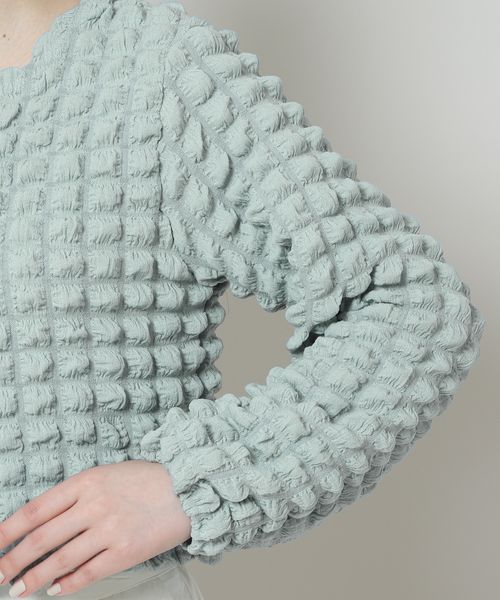 EMBOSSING LONG SLEEVE CROP TEE - Image 4