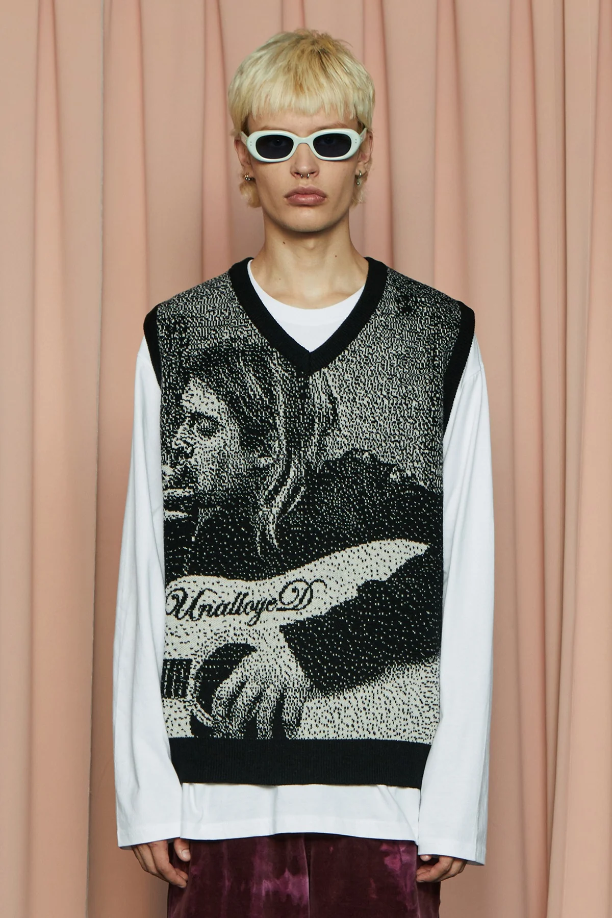 GRAPHIC KNIT VEST