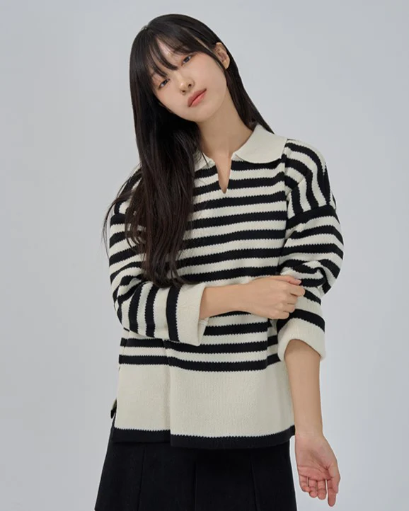 OVERFIT V-NECK STRIPE KNIT