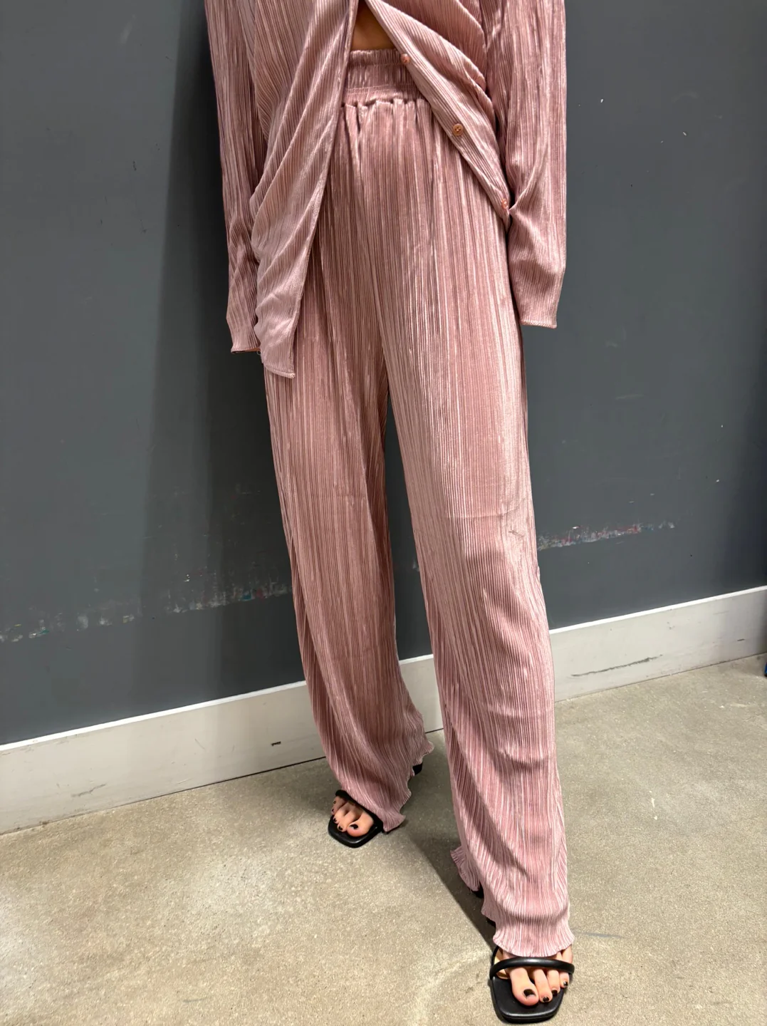 PLEATS WIDE PANTS - Image 3