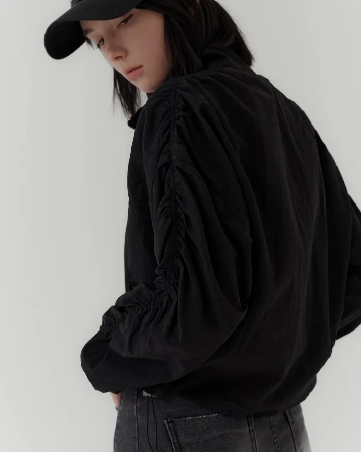 SHOULDER SHIRRING WINDBREAKER - Image 3