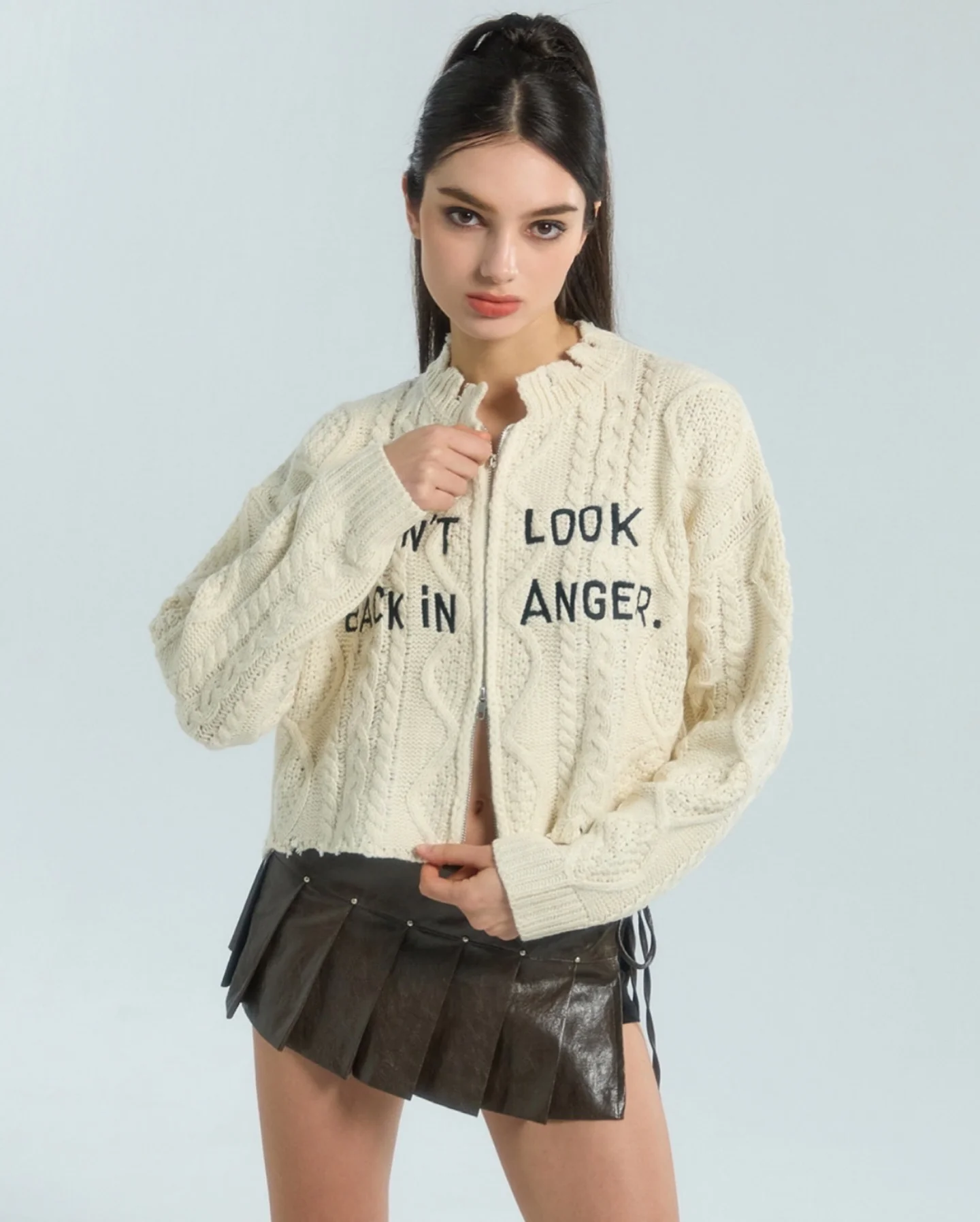SMILE KNIT ZIP-UP