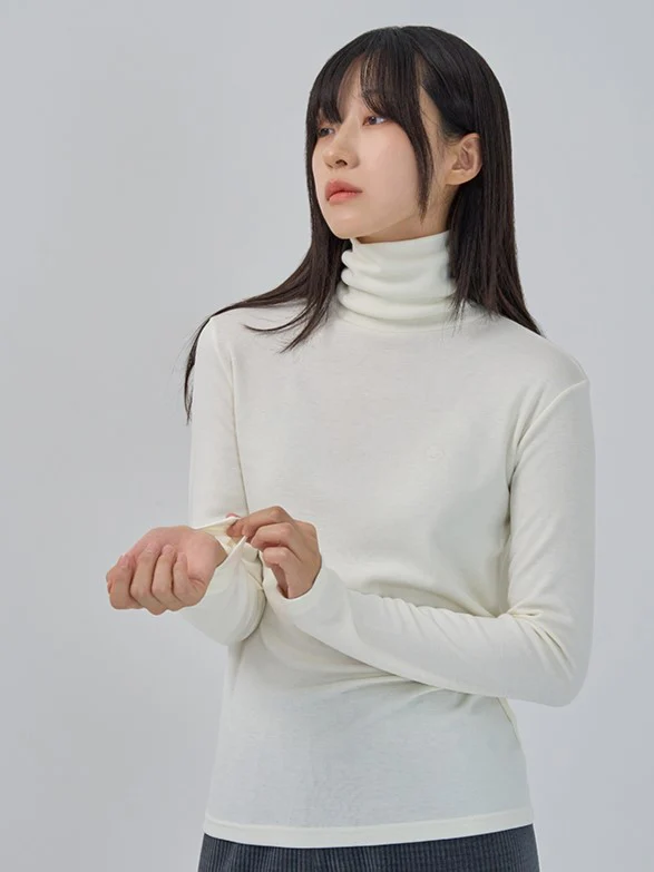 SOFT TURTLE-NECK KNIT