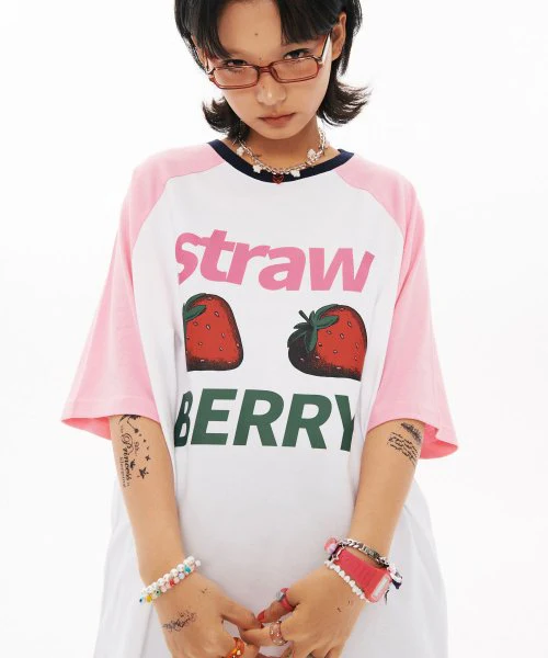 STRAWBERRY OVERFIT RAGLAN T-SHIRT