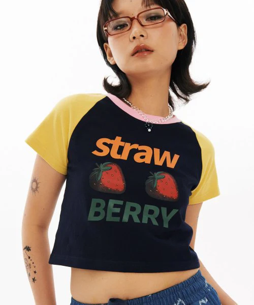 STRAWBERRY RAGLAN CROP T-SHIRT