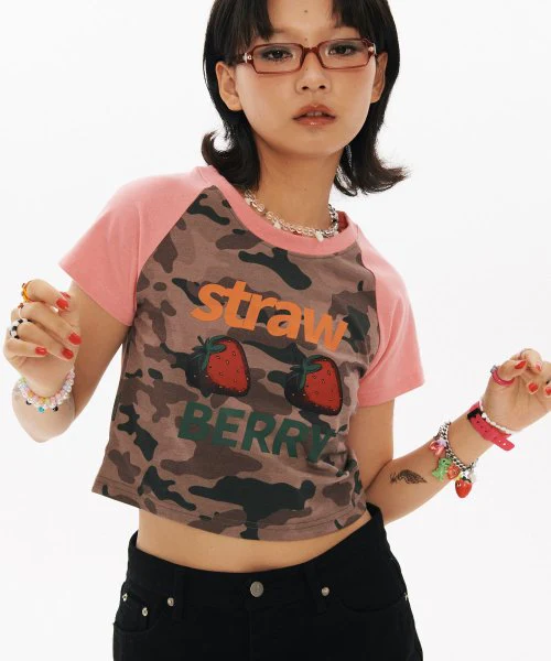 STRAWBERRY RAGLAN CROP T-SHIRT - Image 2