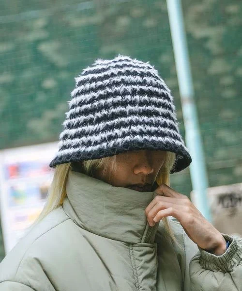 VINTAGE STRIPED KNIT BUCKET HAT - Image 3